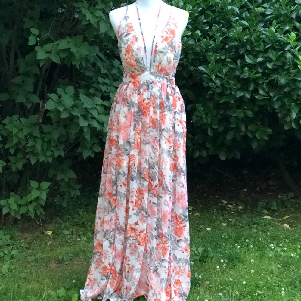 NWT Stunning Maxi Dress